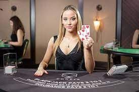 Antarmuka aplikasi jepang168 menampilkan dashboard sportsbook dan live dealer games